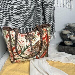 💎✨AUTHENTIC✨💎Ferragamo Gancini  Tote Bag